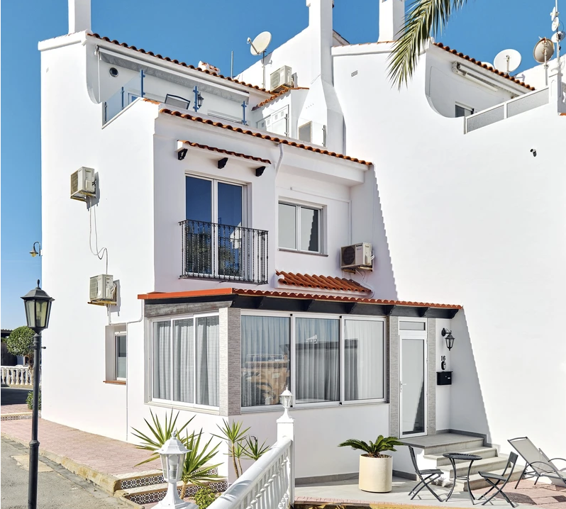 Villa in Alicante - view 1