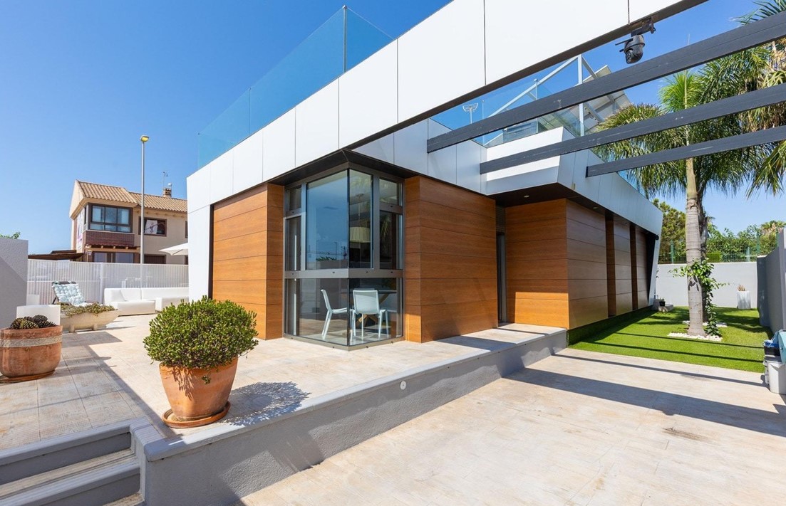 Villa in Alicante - view 1