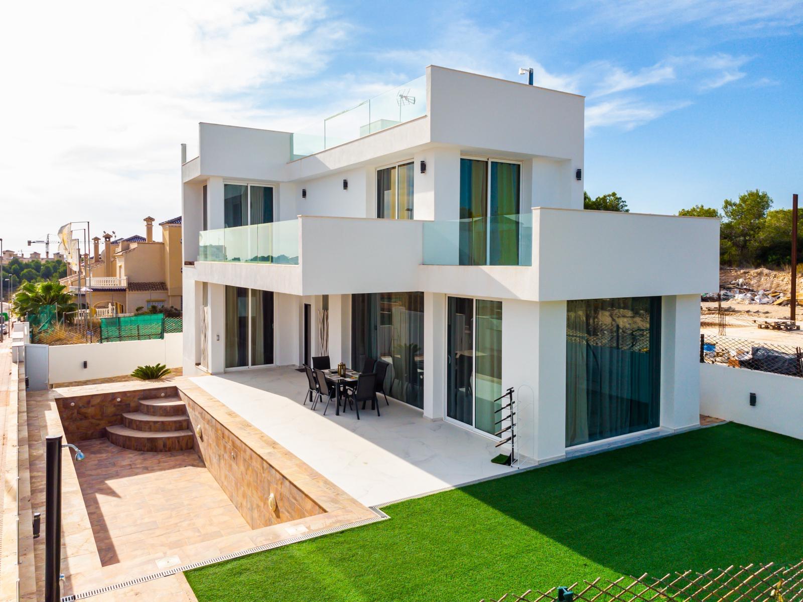 Villa in Playa Flamenca - view 1