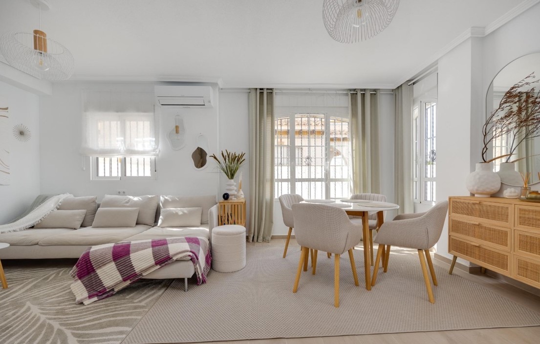 Villa in Urbanizacion los Balcones - view 1