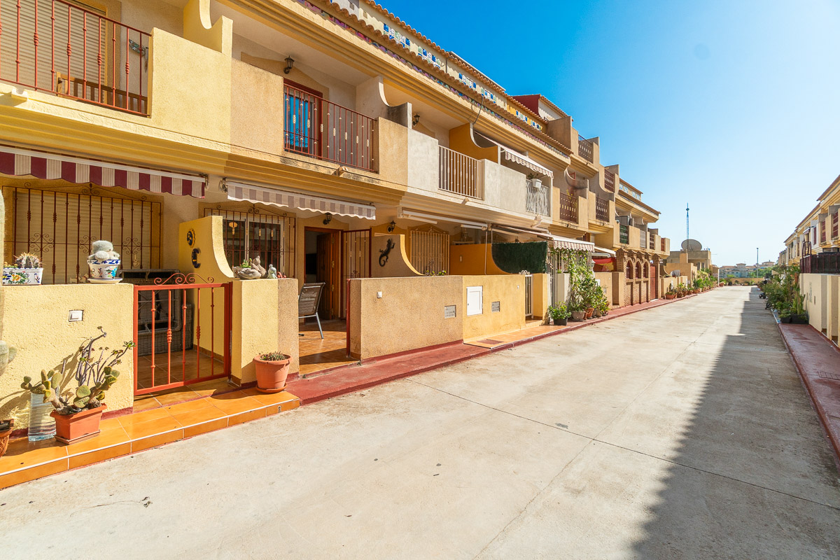 Villa in Playa Flamenca - view 1