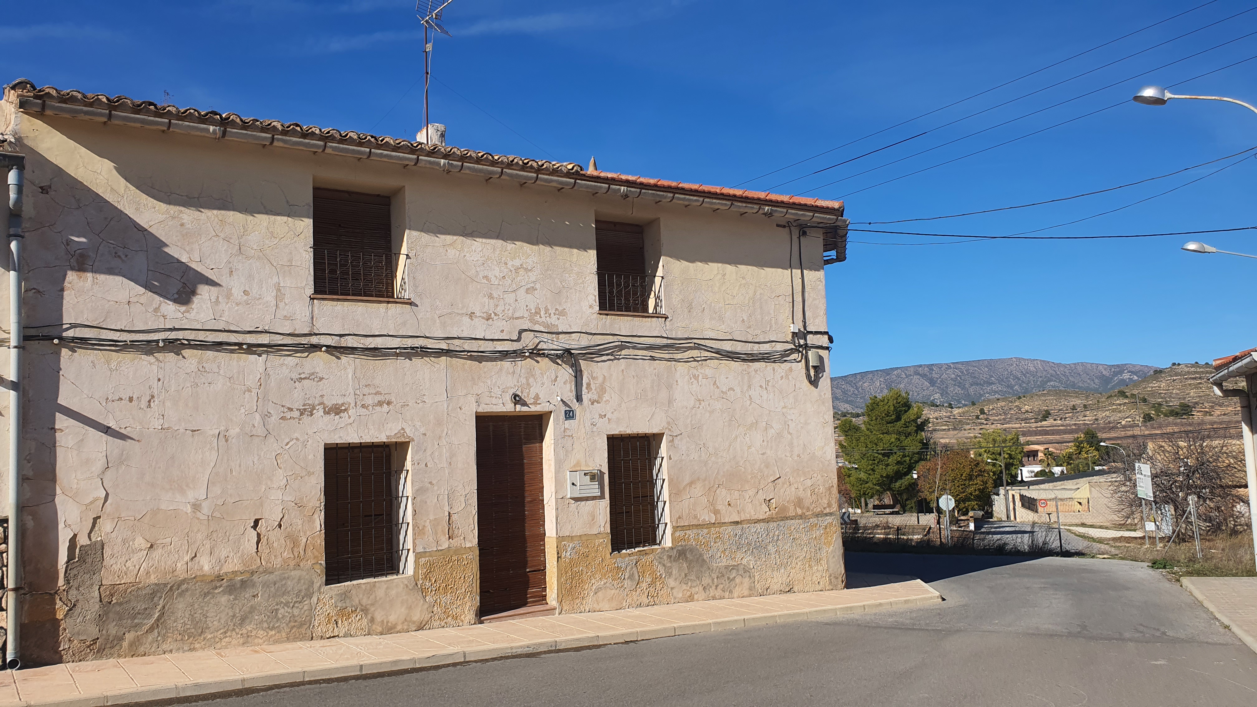 House in Pinoso - view 1