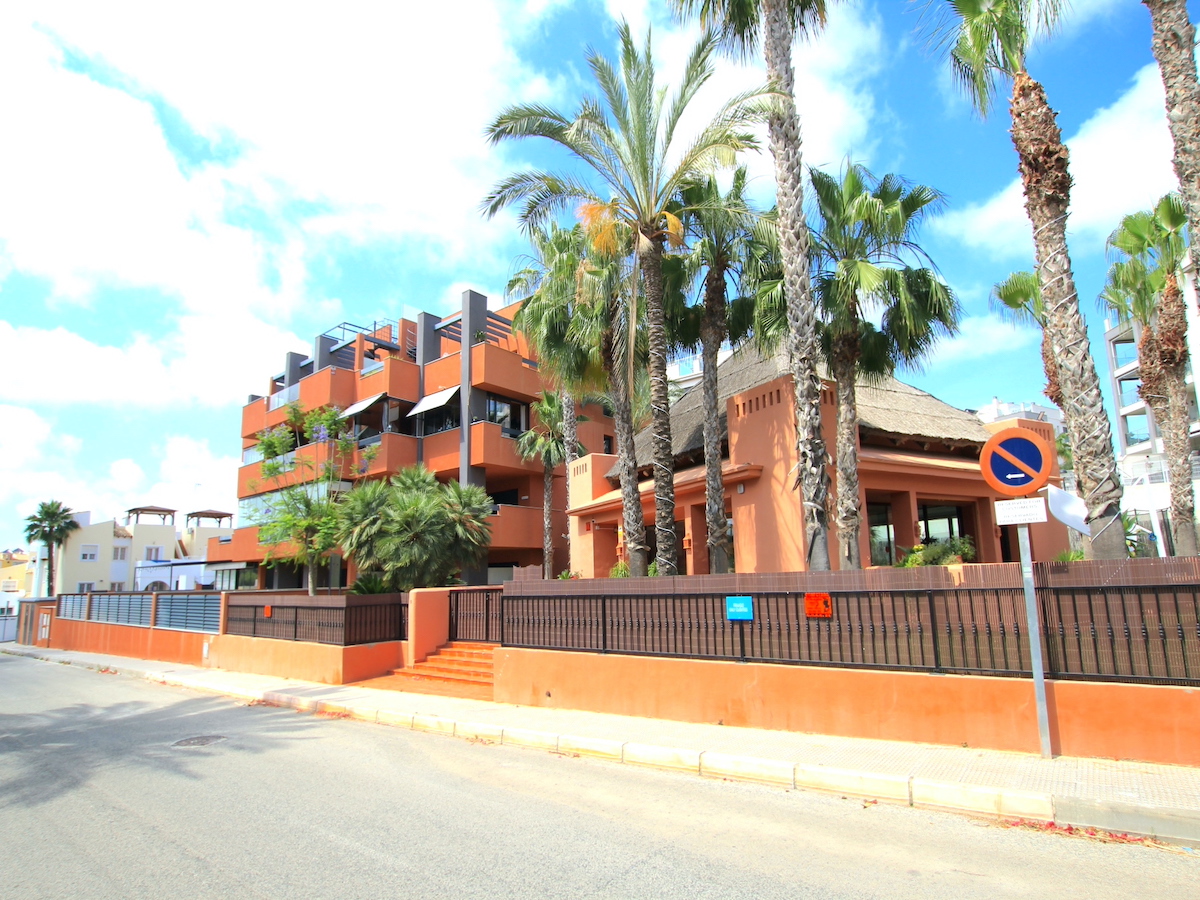 Apartment in Urbanizacion los Balcones - view 1