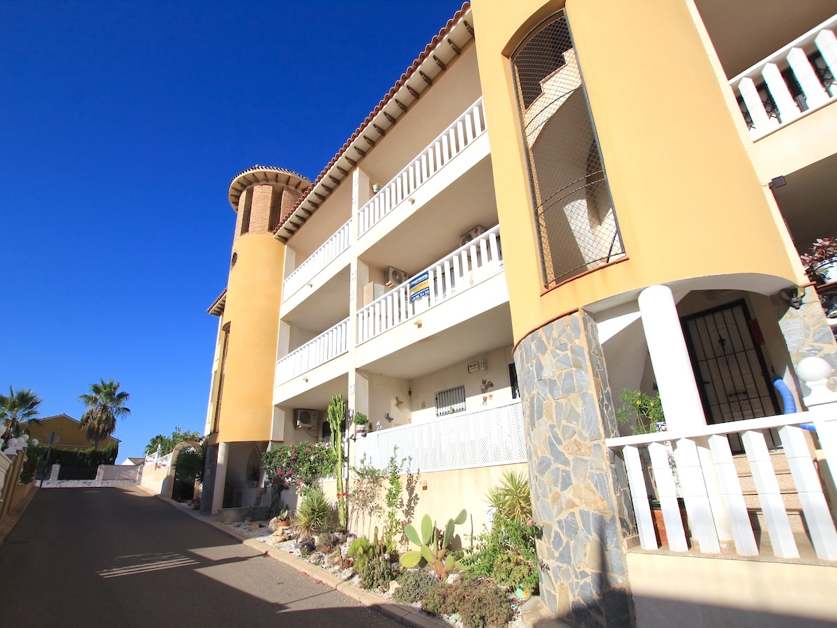 Apartment in La Zenia - view 1