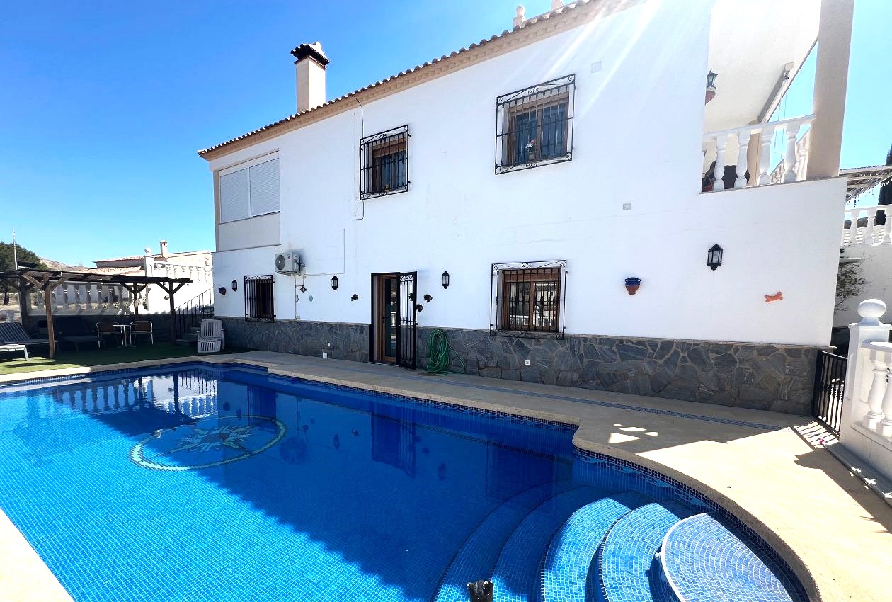 Villa in Almeria - view 1