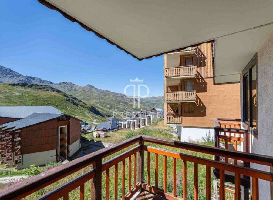 House in Les Belleville - view 1