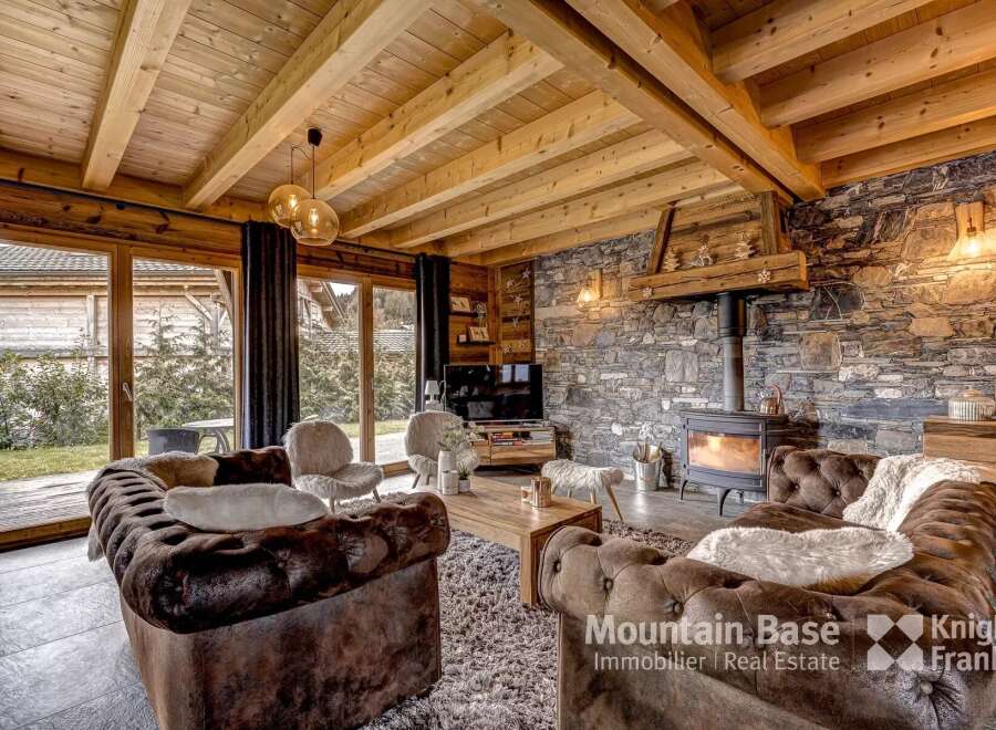 House in Essert-Romand - view 1