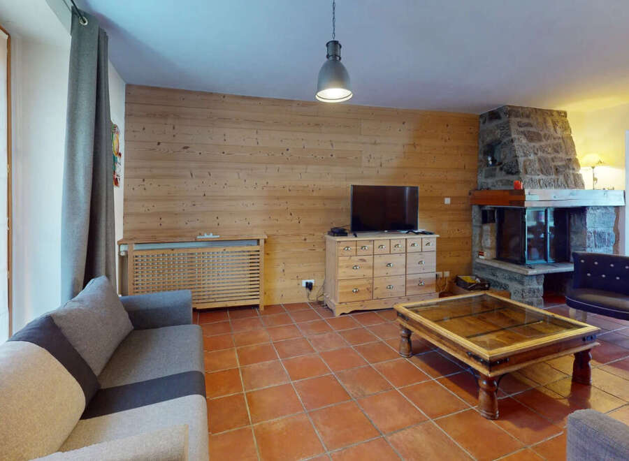 House in Les Allues - view 1