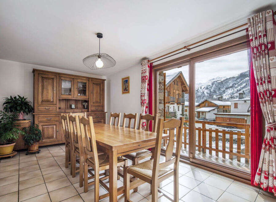 House in Les Belleville - view 1