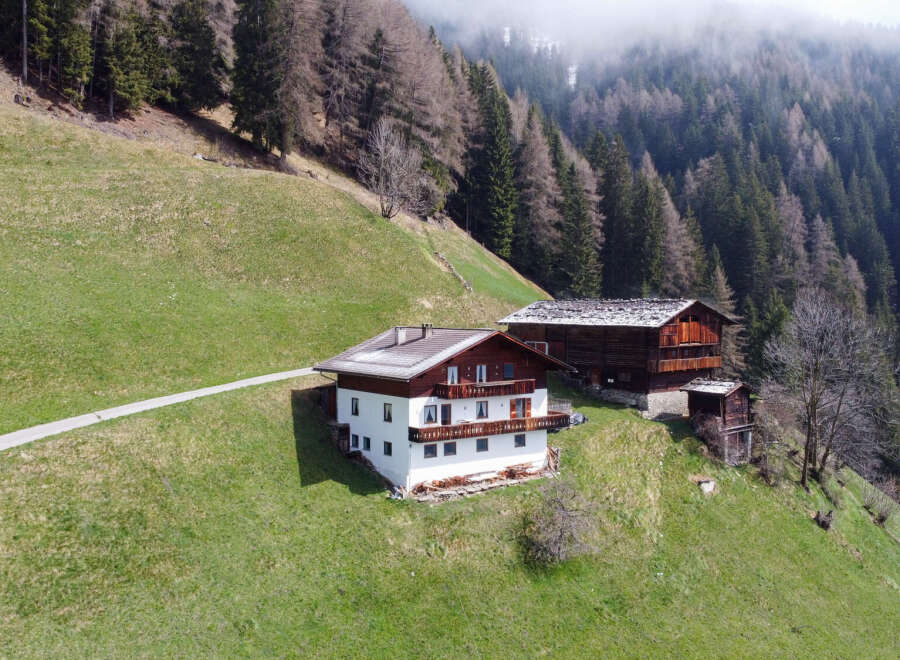 Villa in Fosse - view 1