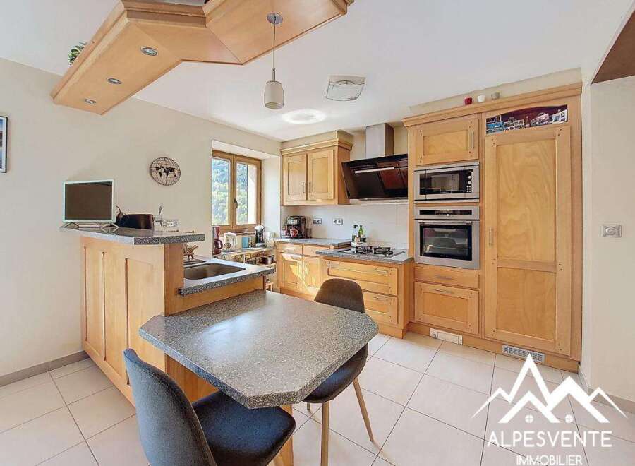 Apartment in Vailly - view 1