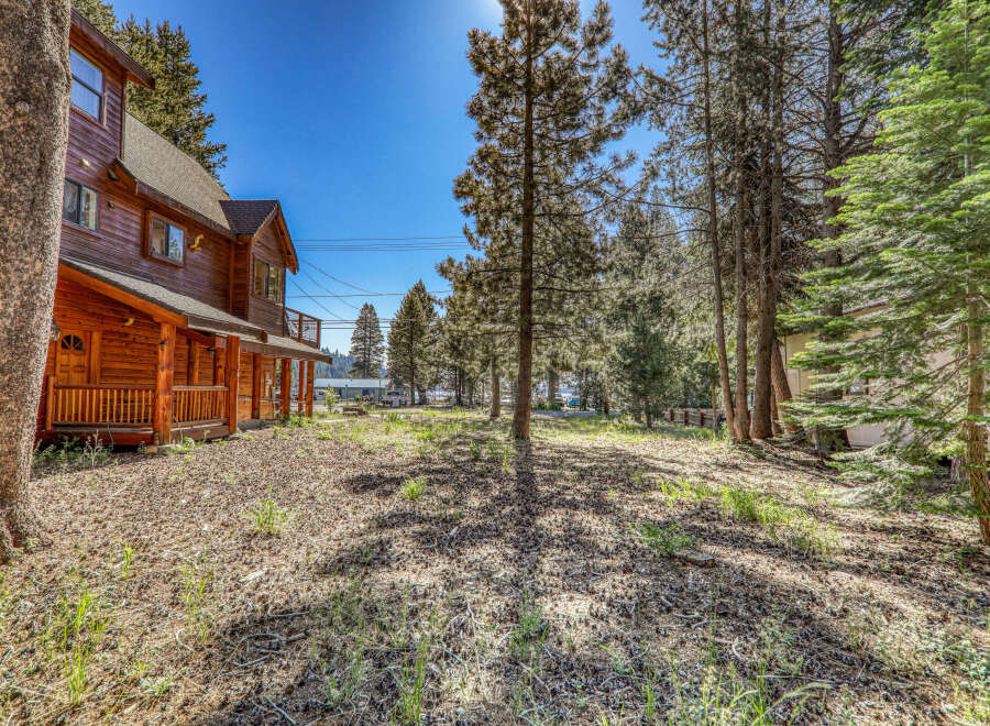 House in Truckee - view 1
