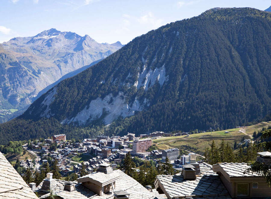 Apartment in Courchevel - view 1