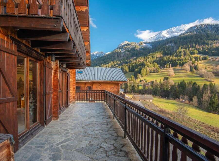 House in Annuit - view 1