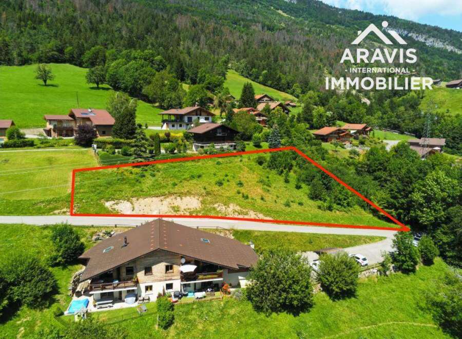 House in Thones - view 1