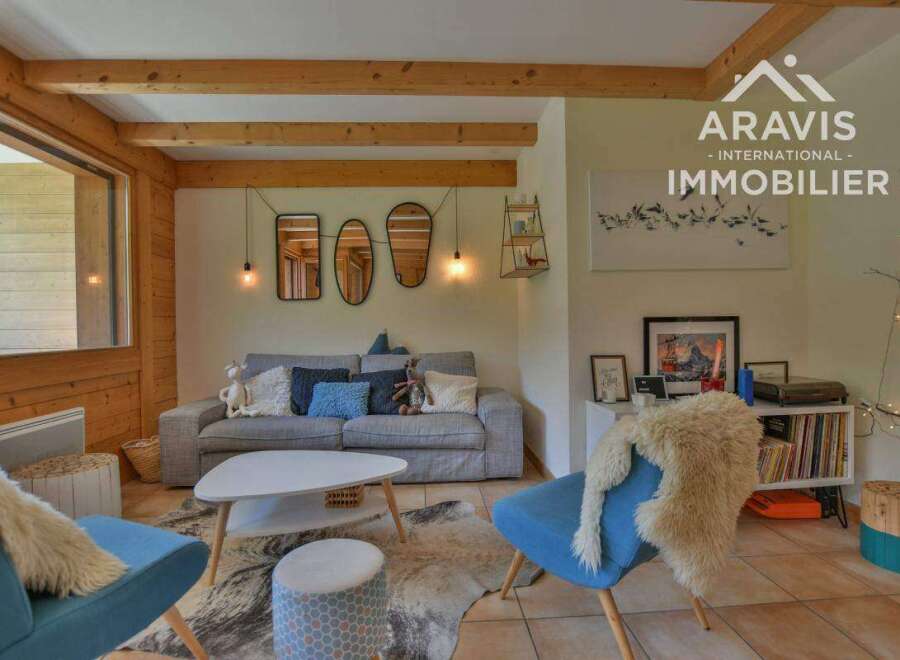 Apartment in Venay - view 1