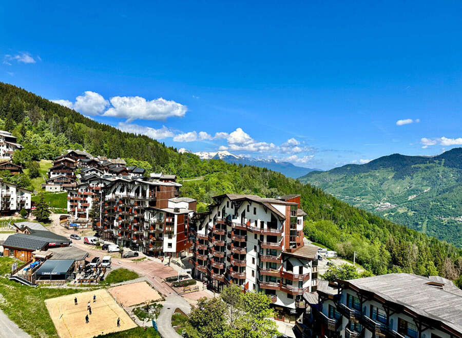 Apartment in Courchevel - view 1