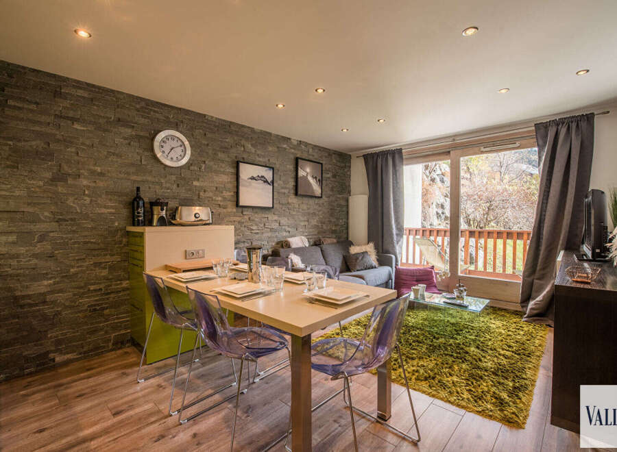 Apartment in Les Allues - view 1