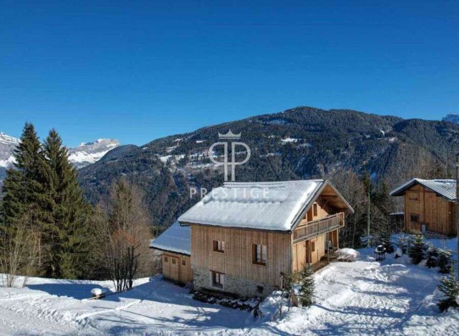 Chalet in Saint-Gervais-les-Bains - view 1