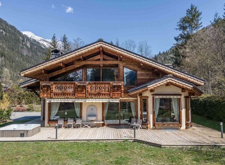 Chalet in Les Tines - view 1