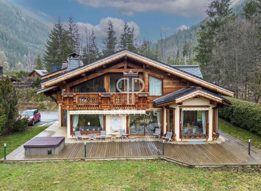 Chalet in Chamonix-Mont-Blanc - view 1