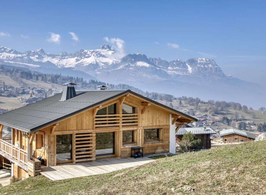 Chalet in Demi-Quartier - view 1