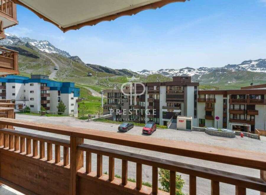 House in Les Belleville - view 1