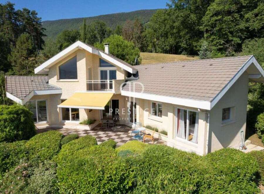 House in Saint-Jorioz - view 1