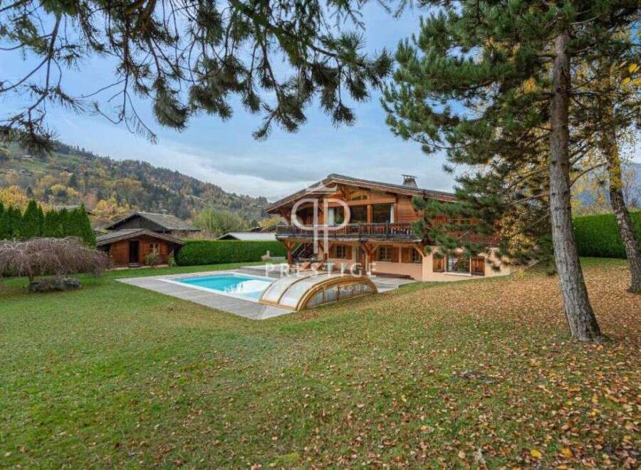 Chalet in Saint-Gervais-les-Bains - view 1