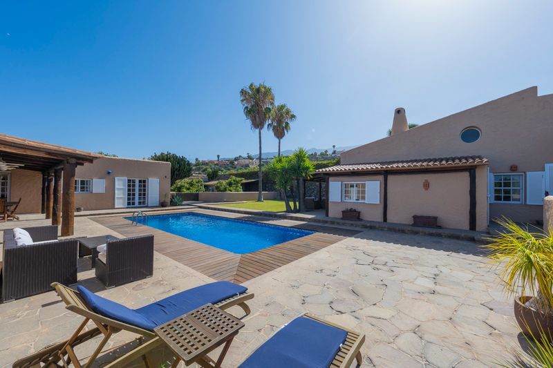 House in La Hidalga - view 1