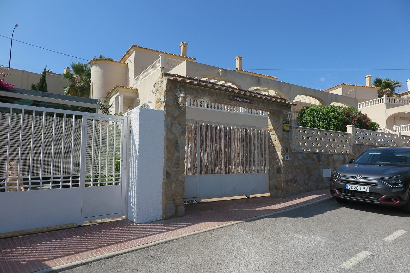 House in El Campello - view 1