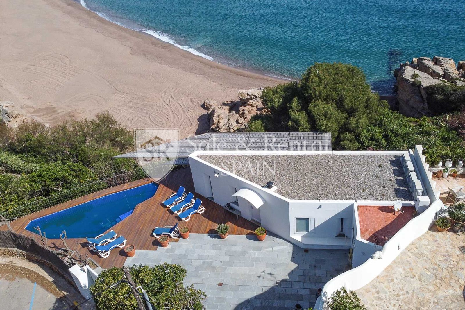 House in Sant Feliu del Raco - view 1