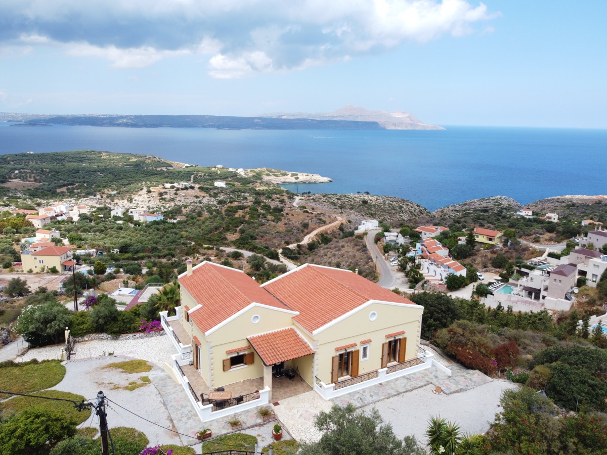 Villa in Kokkinon Khorion - view 1