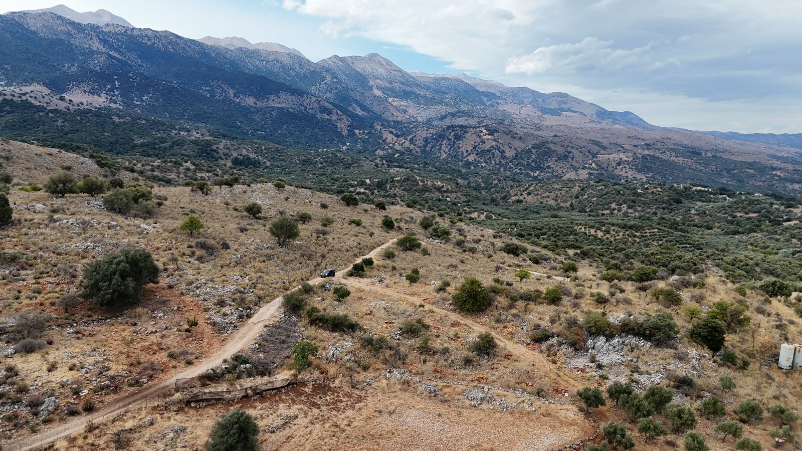 Land in Alikambos - view 1