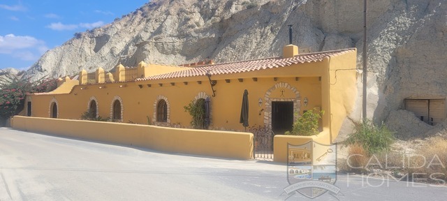 House in Cuevas del Almanzora - view 1