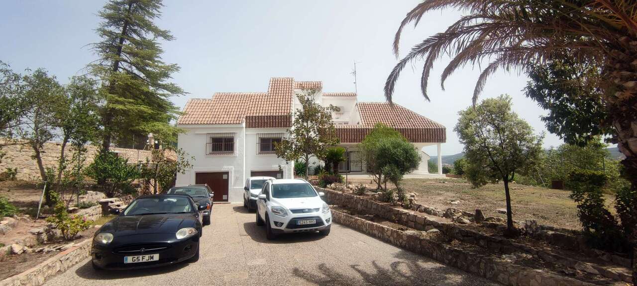 House in Ayora - view 1