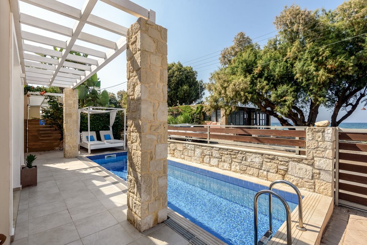 House in Nopigeia - view 1