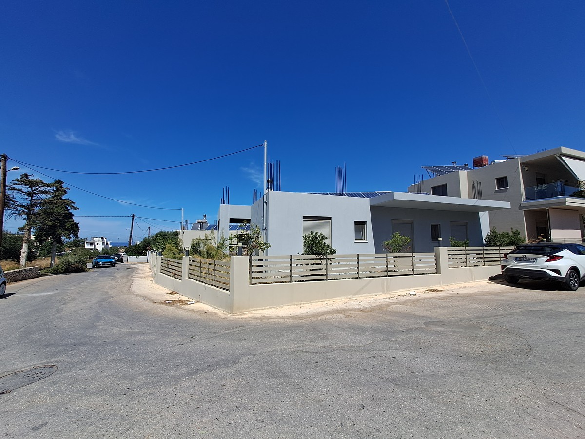 House in Kounoupidiana - view 1