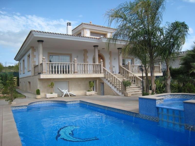 Villa in l'Alfas del Pi - view 1