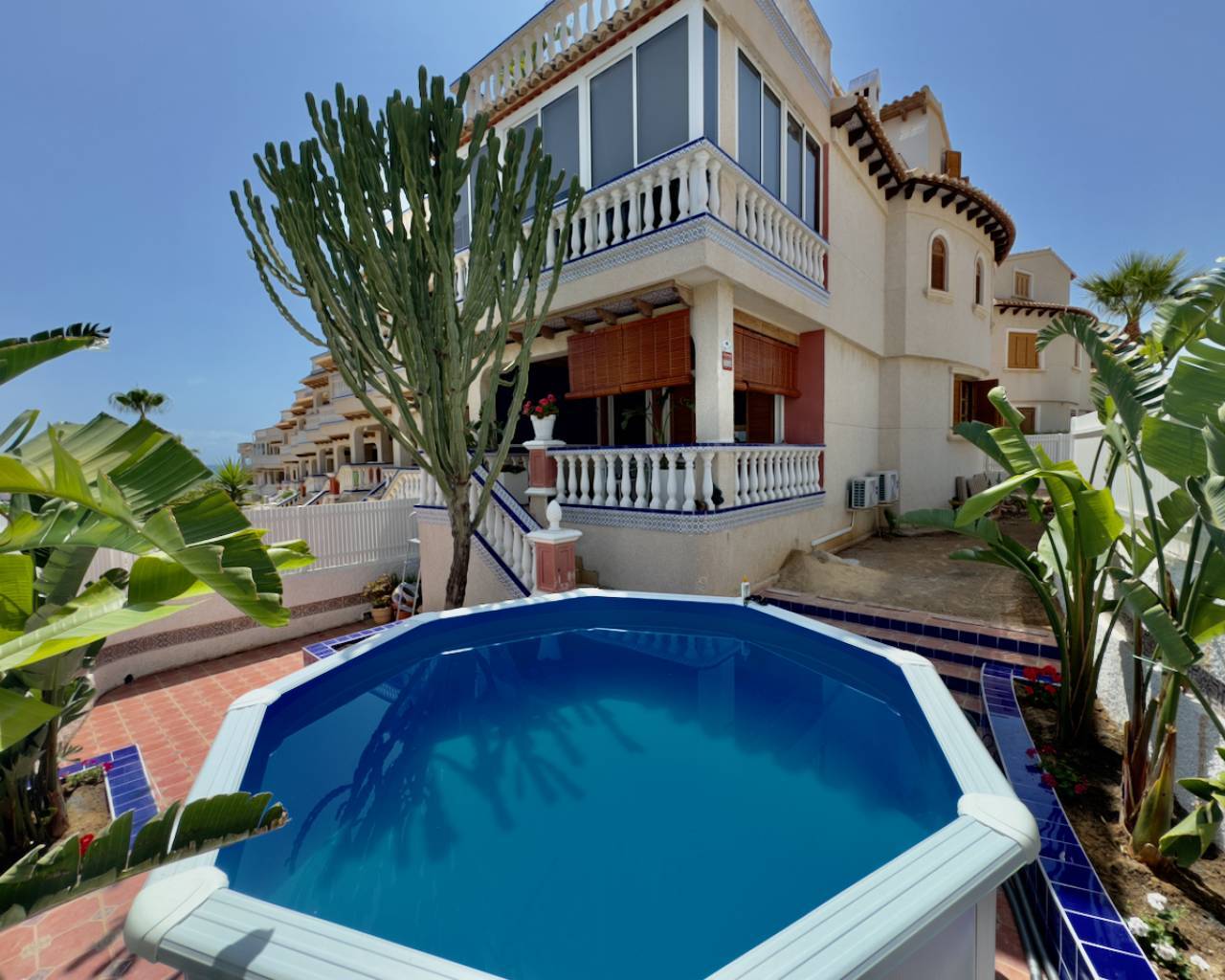 Villa in Guardamar del Segura - view 1