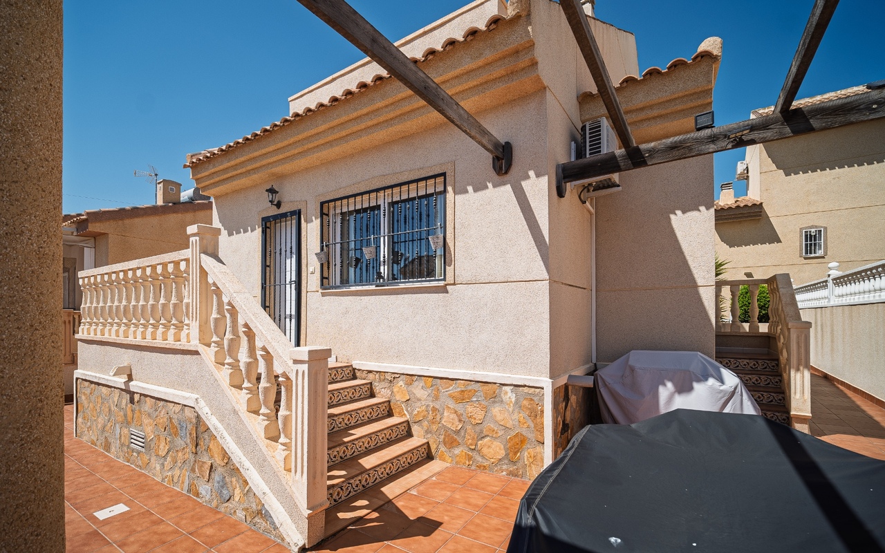 Villa in Ciudad Quesada - view 1