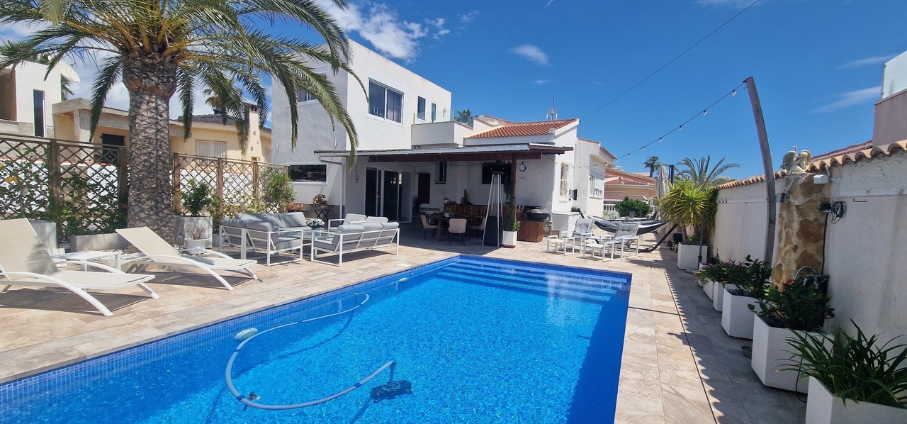 Villa in Ciudad Quesada - view 1