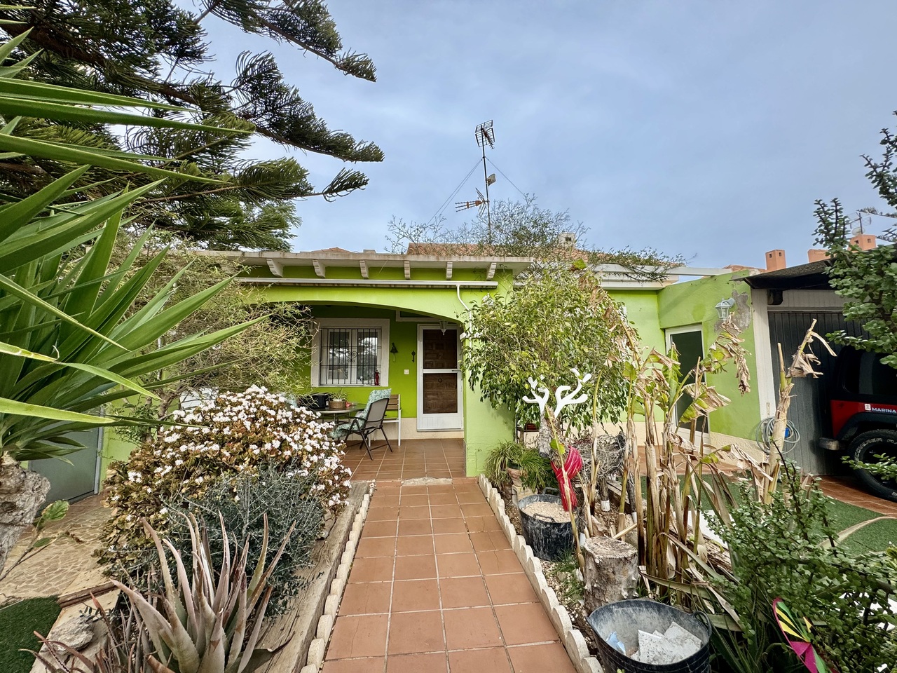 Villa in Santa Cruz - view 1