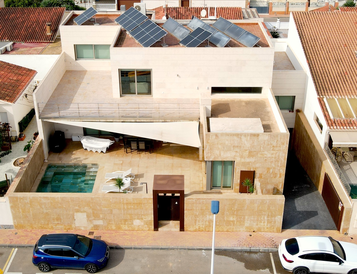 Villa in Santa Cruz - view 1