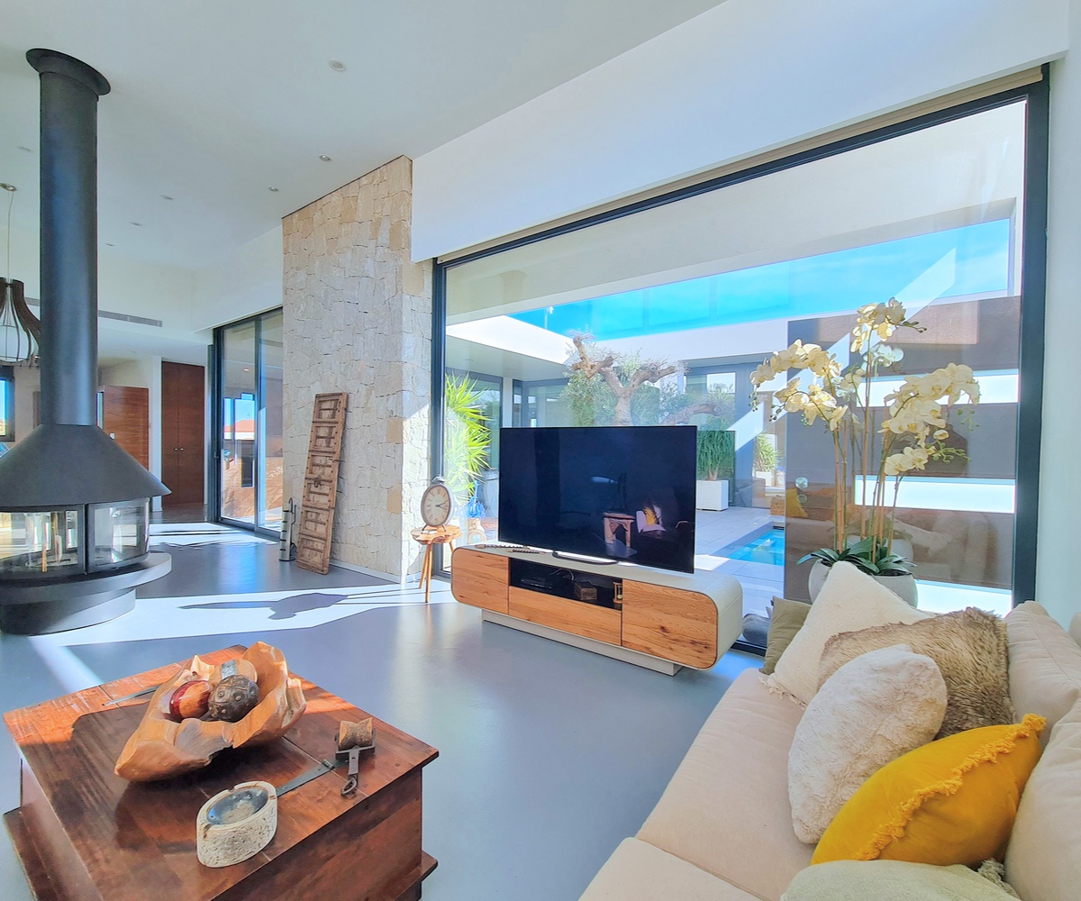 Villa in Santa Cruz - view 1