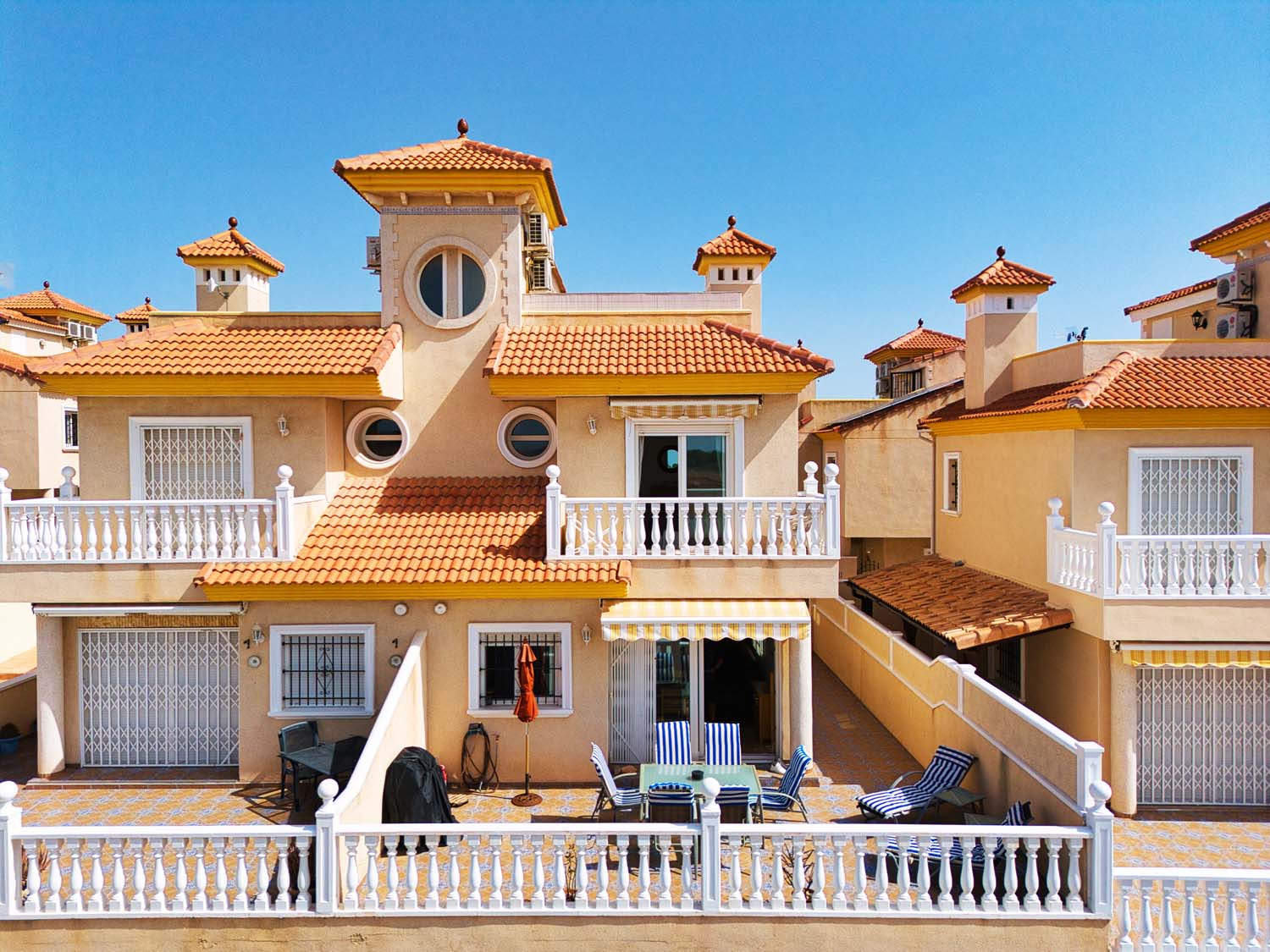 House in El Pinar de Campoverde - view 1