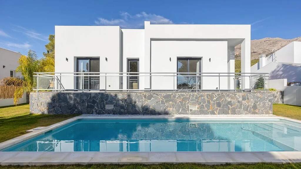 Villa in Partidor - view 1