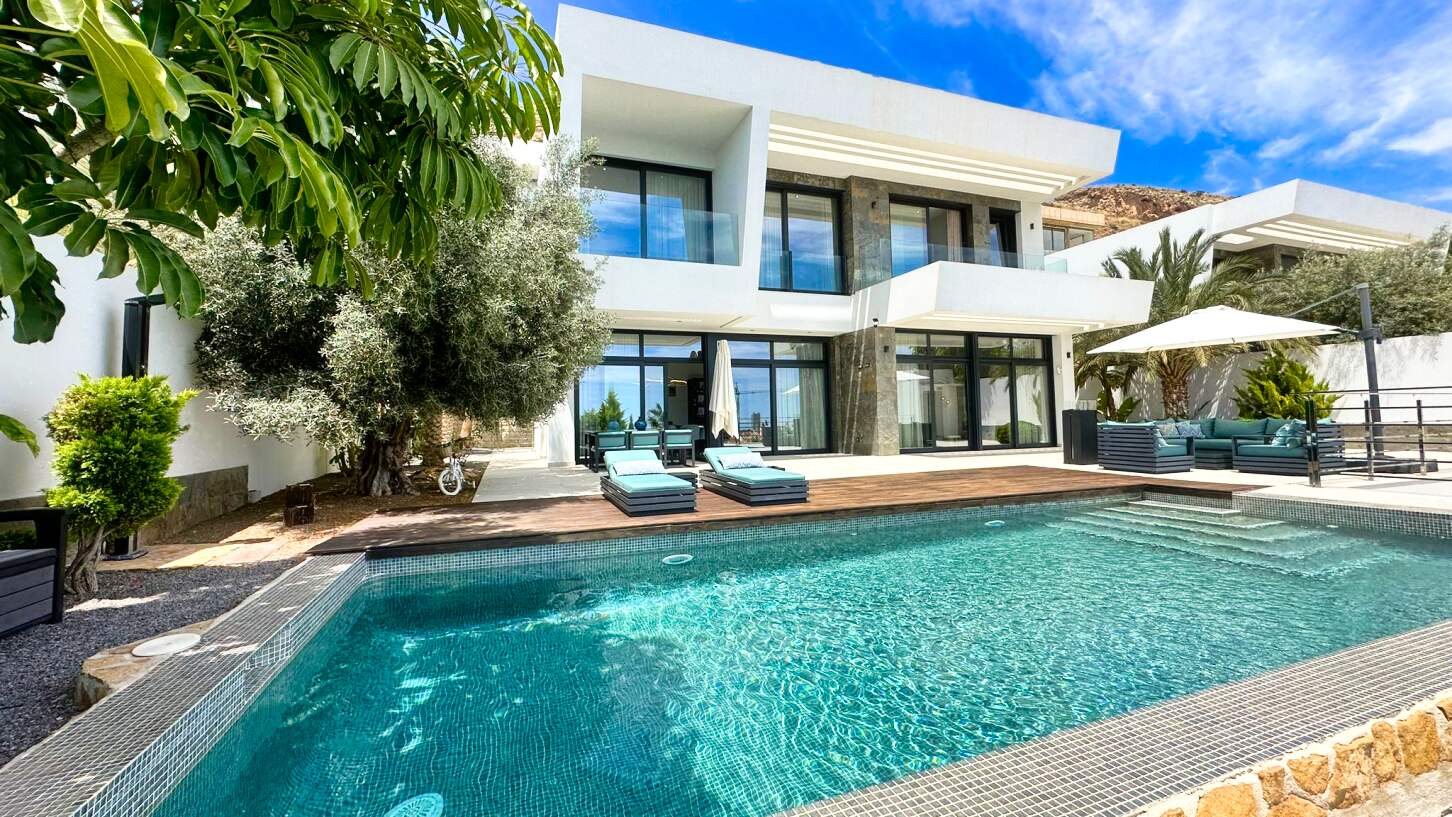 Villa in La Cala - view 1