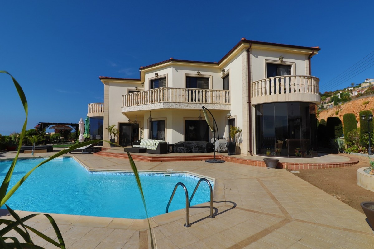 Villa in Pegeia - view 1