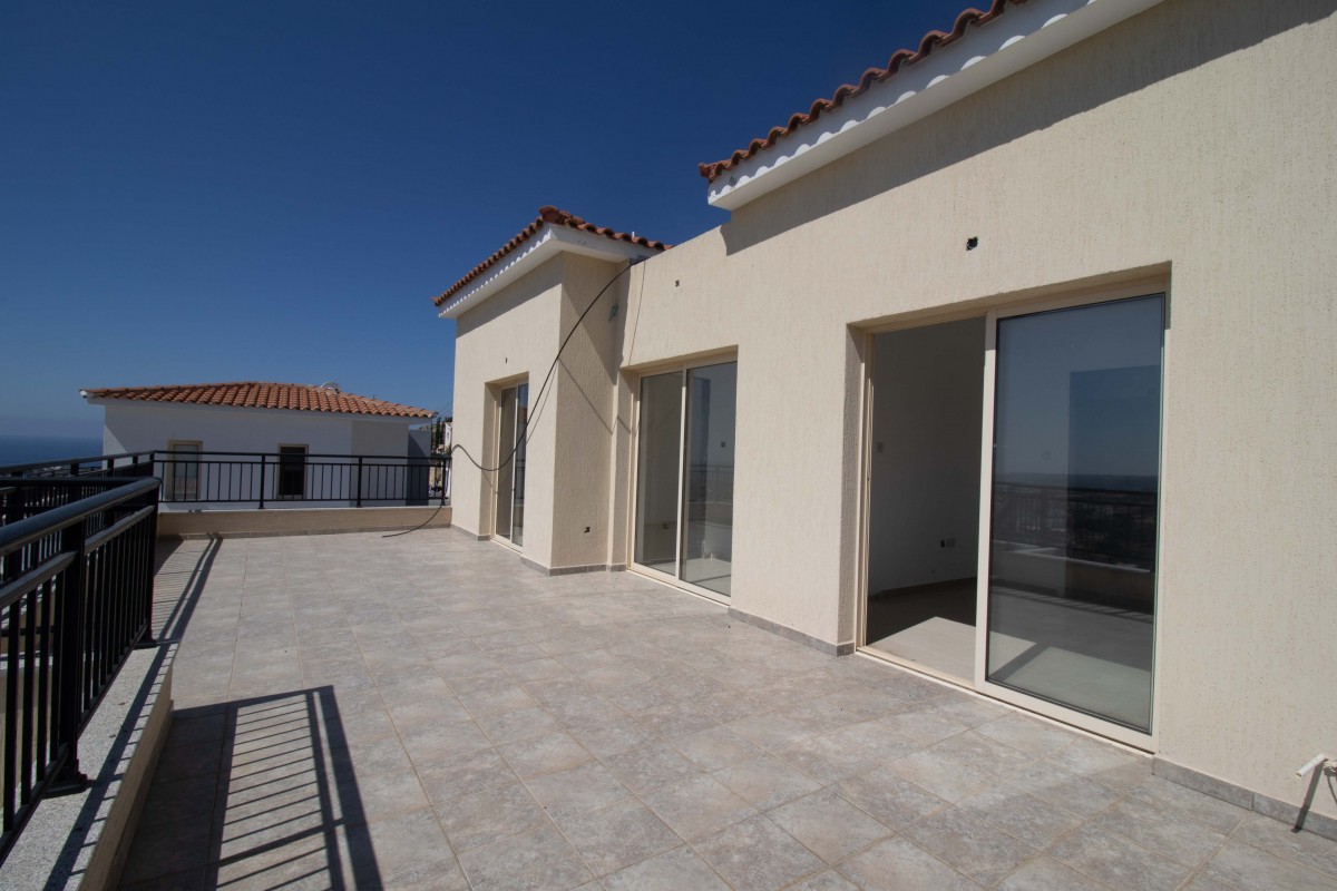 Villa in Pegeia - view 1